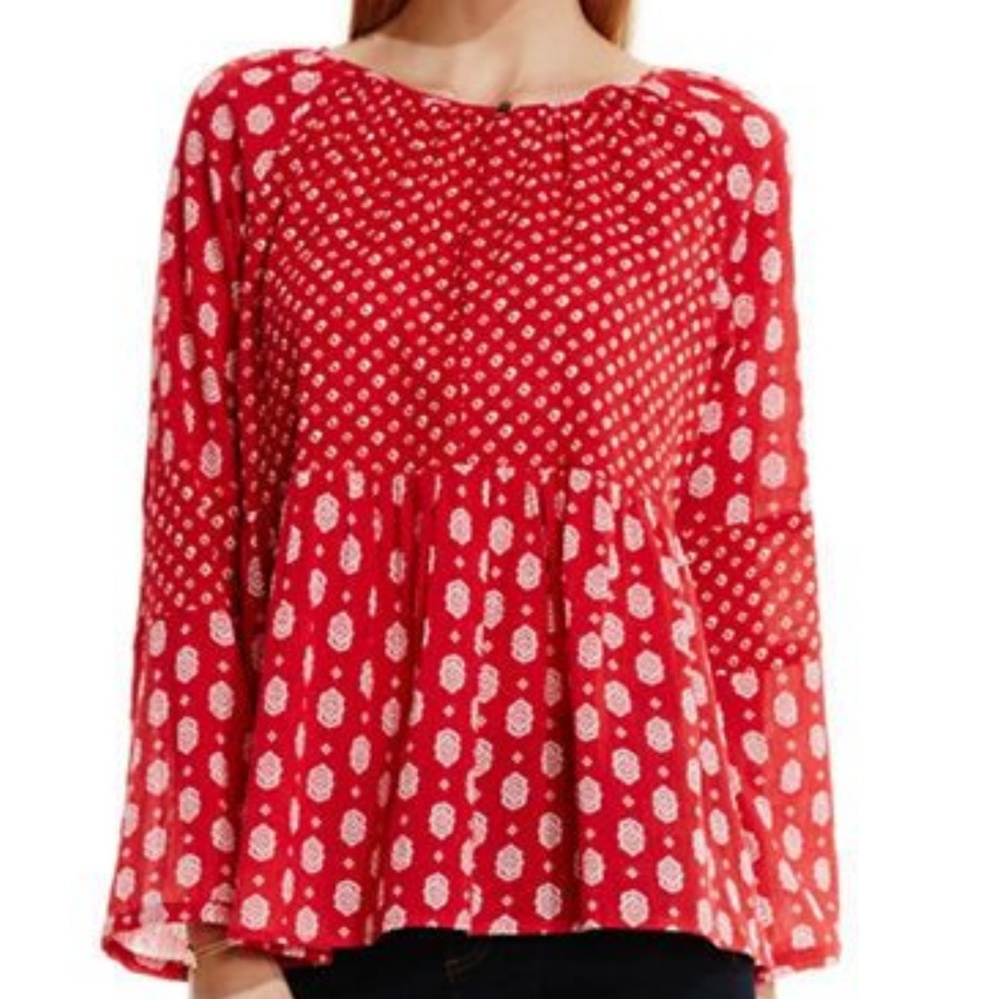 Two by Vince Camuto Red Mixed Print Peasant Top Size M